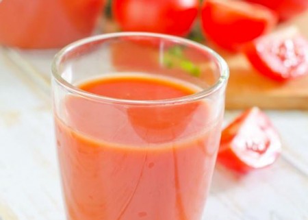 Jus de tomate et raisins